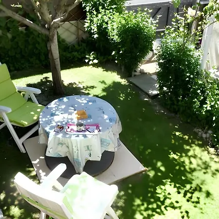Maison De 2 Avec Jardin Clos Et Wifi A Hébergement de vacances La Rochelle (Charente-Maritime)